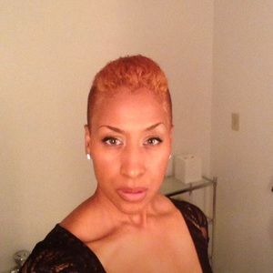 Meet your Posher, Cassandra